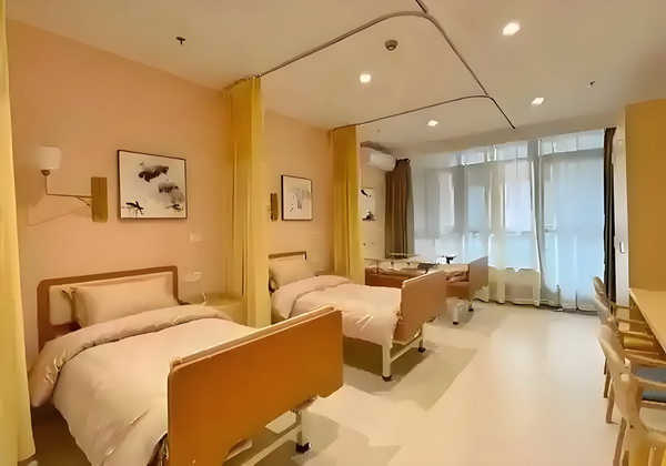 深圳入户状态查询_活佛王兴夫“点化”140位女信徒，全程不穿衣服，场面失控 