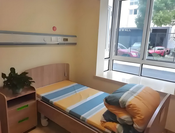 深圳户口入户条件_王欣瑜拒绝和裁判握手引发淡人人设塌房热议，网友破案：被逼急了 和裁判握手标杆红色树立