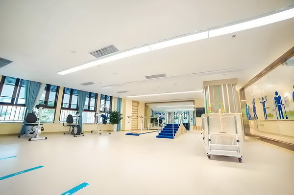 深圳申报入户流程_《华山论剑》首播差评如潮！网友的评价可谓“一针见血”！ 可谓一针不大用户普遍基数